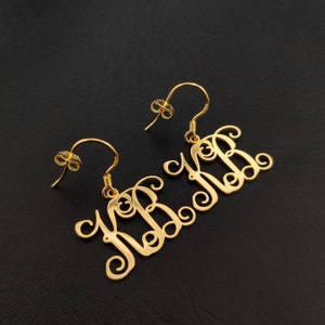 Pendientes de monograma, pendientes iniciales, pendientes de monograma personalizados, pendientes personalizados de 2 letras iniciales o 3 letras iniciales, personalizar pendientes