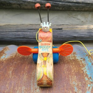 Ancienne Abeille à Tirer Fisher Price Queen Buzzy Bee Réf:444, Vintage