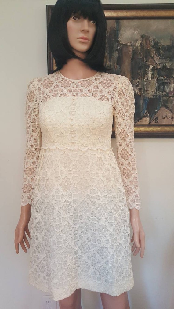 Gorgeous Vintage '60s Off White Floral Lace Lined
