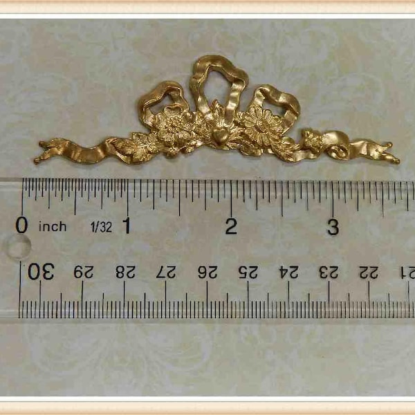 1 piece brass floral swag, raw brass, vintage, victorian, finding ornament embellishment, #2258