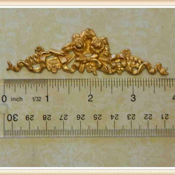 1 piece brass floral swag, raw brass, vintage, victorian, finding ornament embellishment, #2216