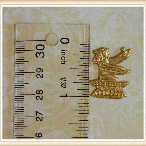 7 pc raw brass kneeling Pharaoh Egyptian charm pendant stamping finding, embellishment #4265