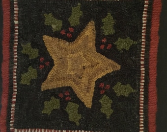 Star & Holly Mat Rug Hooking Pattern