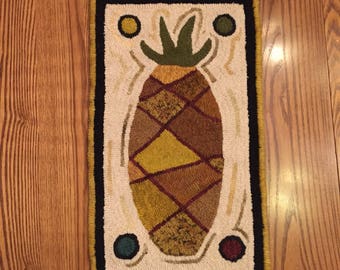 Pineapple and Pennies Rug Hooking Pattern on Linen
