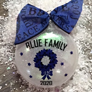 Blaues Familienornament