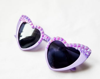 Lunettes de soleil violettes en forme de coeur avec strass et protection UV