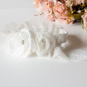 White dog wedding leash and collar with roses and lace, girly dog collar, lace dog collar, rose dog collar, dog wedding attire image 6