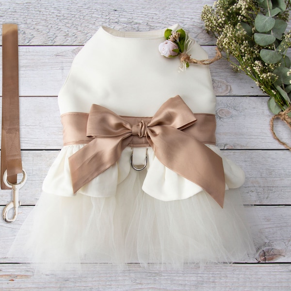 Wedding dog dress and leash, white dog dress with bow customizable, dog bridesmaid dress, wedding dog outfit, pet wedding attire