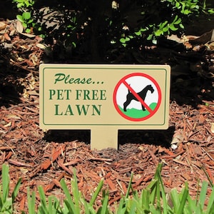 Pet Free Lawn Sign: No Dog Pooping, Eco-Friendly