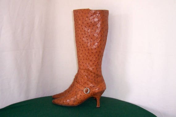 SZ 8 Vintage haut brun véritable peau d’autruche des années 1990 pour femme Zip Up bottes avec sangle et boucle de marche. | Design Attrayant
SZ 8 Vintage haut brun véritable véritable véritable peau d’autruche des années 1990 pour femme Zip Up bottes avec sangle et boucle de marche. | Design Attrayant
04c184