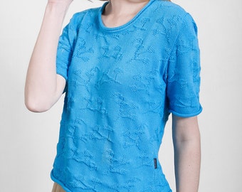 Strickwaren T-shirt, Türkis blau, weiche Baumwolle, kurze Ärmel, einzigartige Relief-Muster-Design, limitierte Auflage, inspiriert von polnischen Folk, Ethno