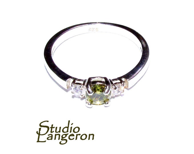 Peridot ring 925 sterling silver size 5, handmade ring, single copy, sterling silver, Peridot, 925 silver ring, gemstone, red ring