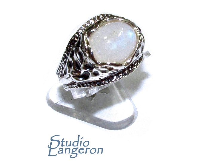 Statement moonstone ring 925 sterling silver size 7 1/2, Handmade ring, single copy, 925 sterling silver, Natural moonstone, gemstone