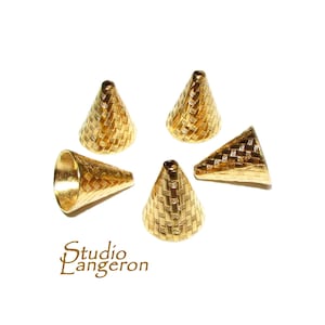 May include: Five gold-coloured cone-shaped jewellery findings with a textured woven pattern. One cone is open at the base, while the others are closed. The Studio L'Angeron logo is visible in the lower left corner.
