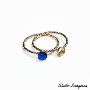 14 kt geelgouden gevulde gedraaide blanco ring met ringcup 4 mm maat 4-11, sieraden maken, montagering, ringcup, basisring - 1 stuk