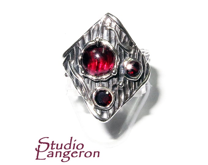 Statement Garnet ring 925 sterling silver size 5 1/2, Handmade ring, Ring, Garnet ring, Natural Garnet, silver ring, Red gemstone - 1 piece