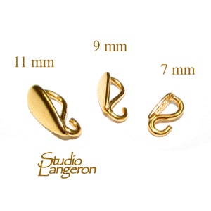 Puede incluir: Tres cierres de metal de color dorado para la elaboración de joyas. Los cierres miden 7 mm, 9 mm y 11 mm.