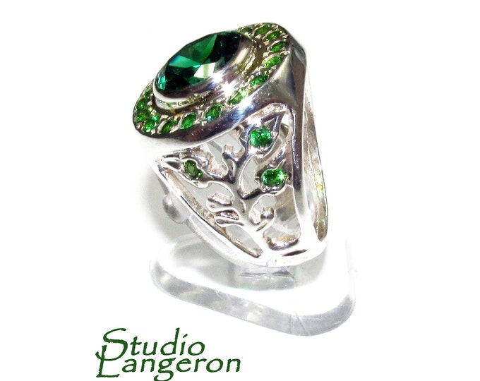 Statement Chrysoprase ring 925 sterling silver size 8, Handmade ring, single copy, 925 sterling silver, Natural Chrysoprase, Green gems