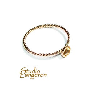 14K Yellow gold filled twisted blank ring with bezel cup 4mm size 4 - 11, Jewelry making, Mounting ring, bezel cup, Base ring - 1 piece