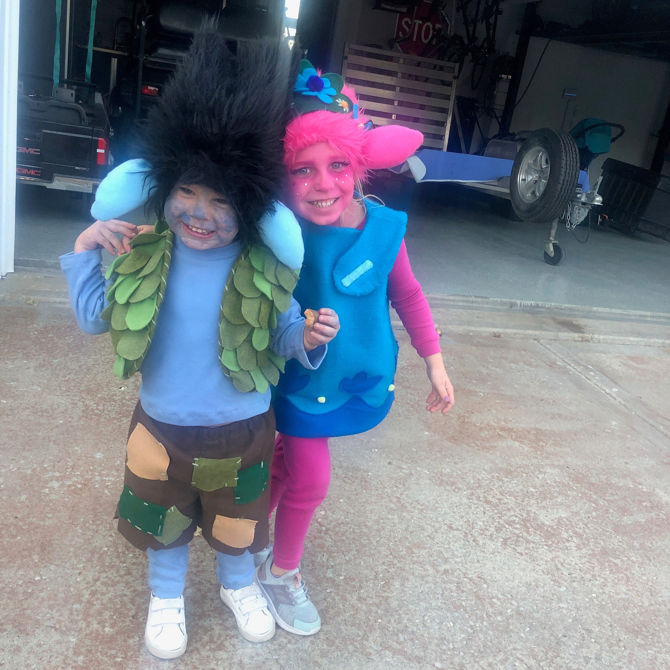 poppy #bridget #trolls  Troll halloween costume, Halloween kids