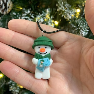 El collar del muñeco de nieve
