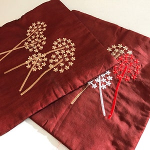 Fronhas de Almofada Bordadas do Século XX