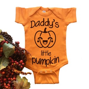 Funny Halloween Bodysuit. Daddy&#39;s Little Pumpkin Baby Costume. Funny Halloween. Pumpkin Bodysuit. Baby Boy Girl Bodysuit.