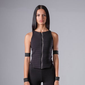 Futuristic Quilted Vest/Edgy Puffy Vest/Women&#39;s Black Coat/Cyberpunk Jacket/Short Bomber Jacket/Sleeveless Cardigan/Cotton Vest