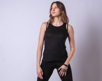 Strappy tank top/Round neck tank top/Loose sleeveless tee/Stretchy black casual top/Double straps top