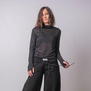 Soft Armour Transparentes Langarmshirt | Damen Rollkragen Top aus Mesh | Einzigartiges Layering Shirt mit Daumenlöchern