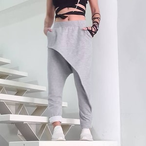 Pantalones harén de tiro caído para mujer con falda superpuesta: estilo cyberpunk para mujer