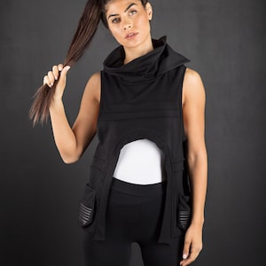 Cyber gilet asymétrique avec col montant et poches/gilet post-apocalyptique pour femme/pull sans manches à col montant