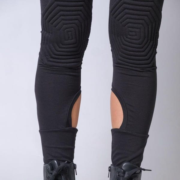 High Waist Black Cotton Yoga Leggings – Padded Knees, Edgy Cut Outs, Berlin Streetwear Vibe