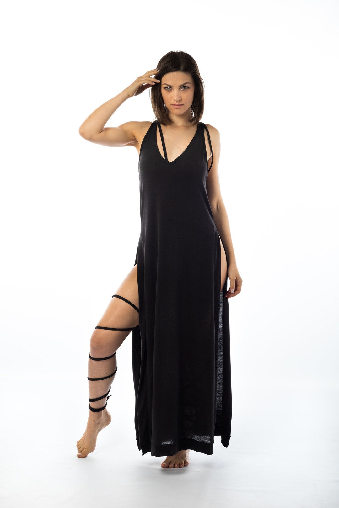 v-neck maxi onepiece（black） Alaïa | V neck black maxi dress | Savannahs