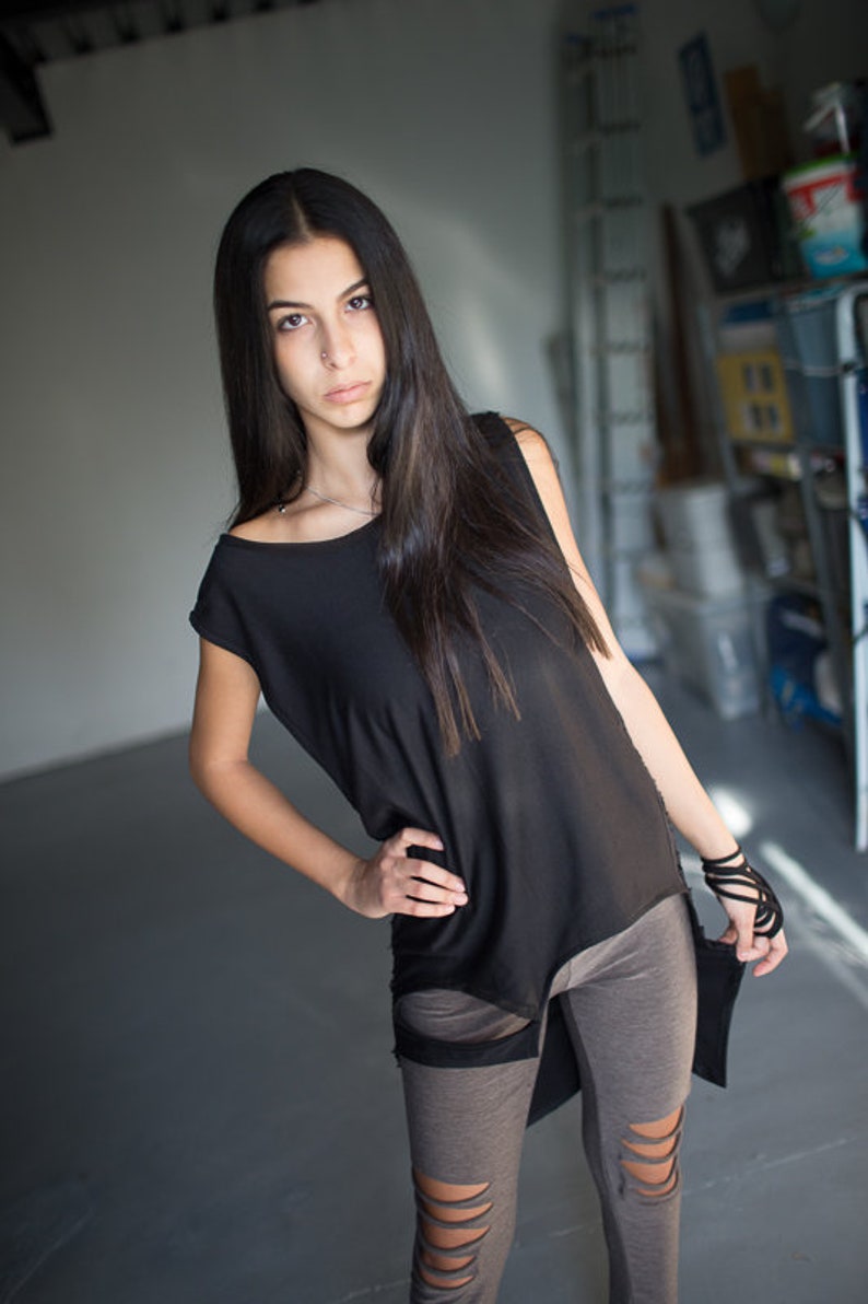 Longline asymmetric loose sleeveless top image 6