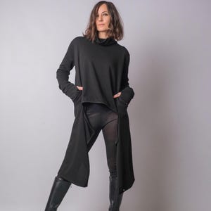 Zwarte Asymmetrische Coltrui Tuniek | Oversized Katoenen Lange Mouw Top met Duimgaten | Cyberpunk Post-Apocalyptische Outfit