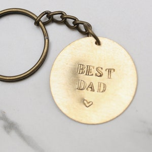 Bester Papa Schlüsselanhänger - Personalisierte gestempelte Metallscheibe - Vatertag - Pop, Opa, Vater