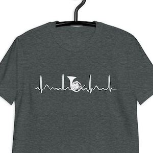 Magliette di corno francese, camicie di corno francese, battito cardiaco a forma di giocatore di corno francese, magliette di corno francese, camicie morbide di qualità