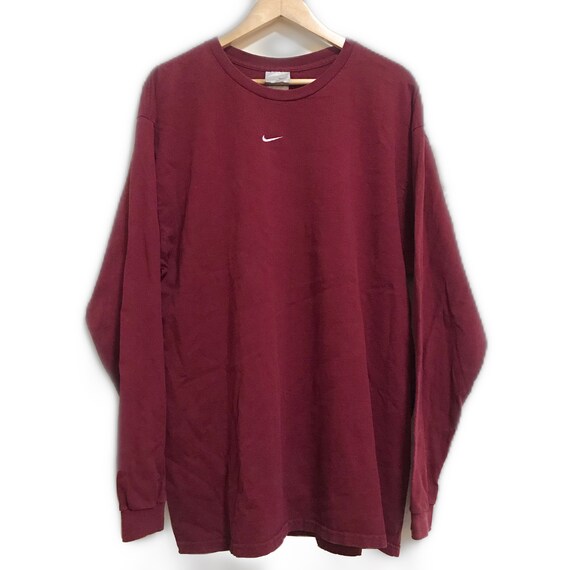 nike middle swoosh t shirt