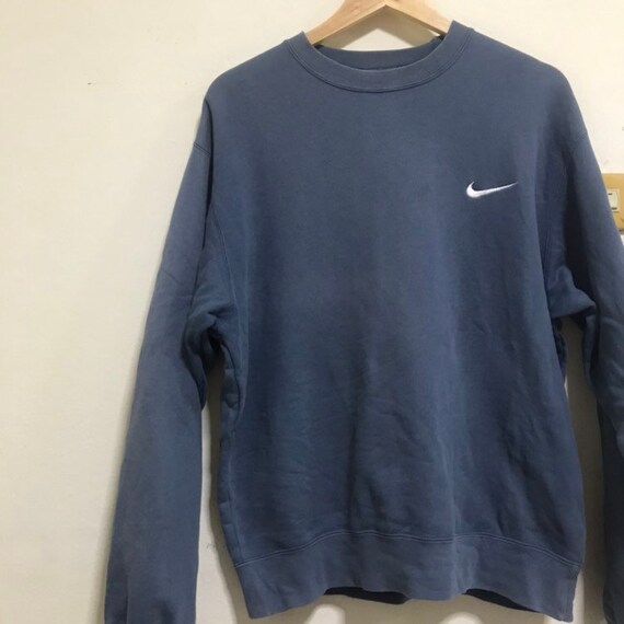 simple nike sweatshirt