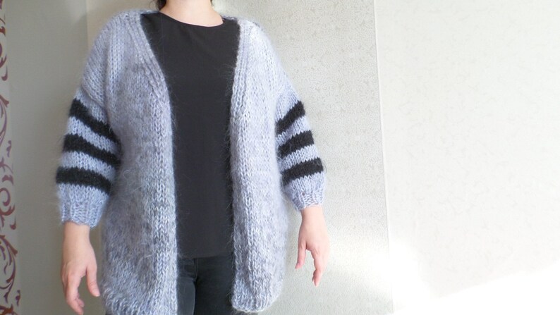 Sofort lieferbar Graue Bernadette Mohair Strickjacke, Warme Winter Strickjacke, Geschenk für Sie, Weihnachtsfrau Geschenk Bild 5