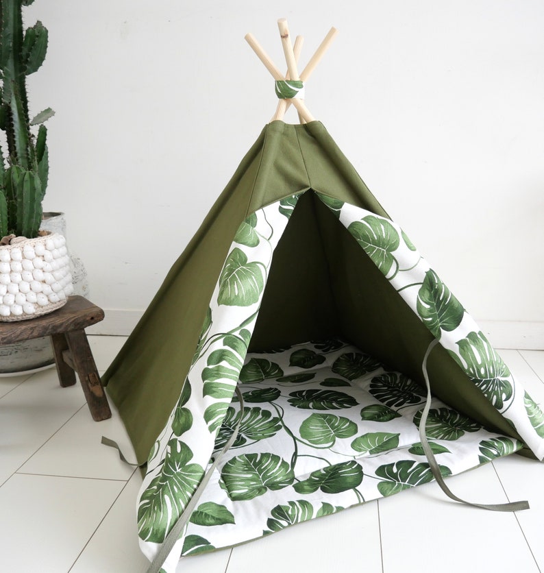 Pet teepee, green cotton canvas, pompoms trim, including cotton pillow. Dog house, cat home, teepee, pet bed, tepee, hotel chic, leafs image 3