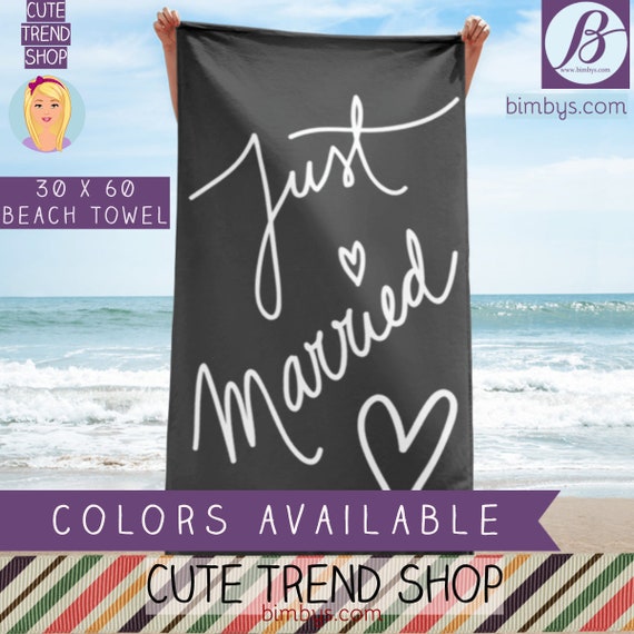 Just Married Beach Towel, Honeymoon Gifts, Just Married Sign, Wedding Gift, Married Couple - Wedding Photo Prop - Wedding Decor - Newlyweds