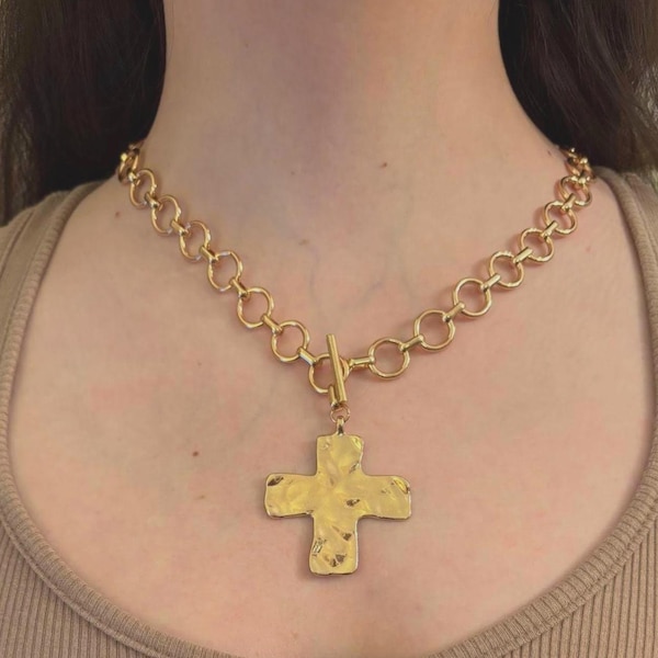 14K Gold Plated Cross Embossed Coin Charm Chunky Chain Toggle Necklace