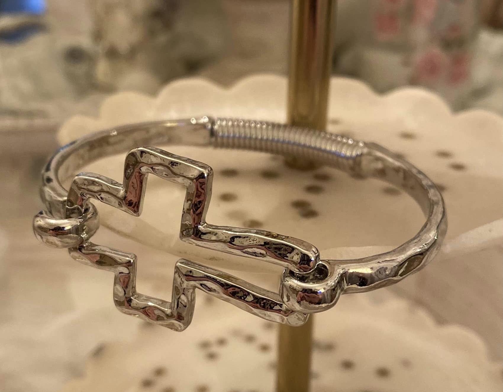 Vintage Cross Open Cuff Bracelet Chic Statement Jewelry j_25740942_1749847115225_bg_pr  main image 4