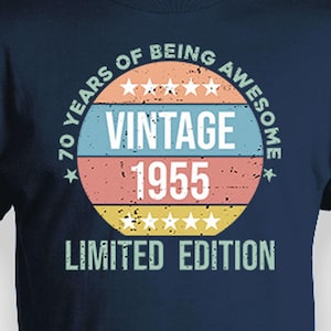 70 verjaardagscadeau voor hem aangepast jaar verjaardag T-shirt opa aanwezig voor mannen gepersonaliseerde T-shirt B-dag outfit vintage 1955 Distressed Tee