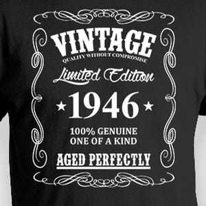 80-årsdagspresenter för män 80-årsdag T-shirt födelsedagspresent till honom födelsedagströja anpassningsbar vintage född 1946 åldrad perfekt herrtröja