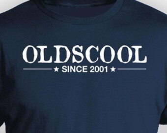 25e verjaardag cadeau-ideeën voor hem Gepersonaliseerde shirt verjaardag T-shirt voor mannen Bday Present B Day T-shirt Oldscool Since 2001 verjaardag heren-T-shirt