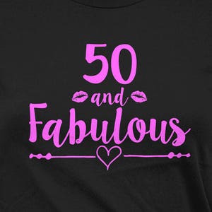 50e verjaardag cadeaus voor moeder verjaardag shirt voor haar verjaardag cadeau aangepaste leeftijd verjaardag outfit B-dag T-shirt 50 en fantastisch dames T-shirt - BG534
