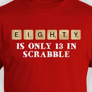 80. Geburtstag T-Shirt Bday Geschenk für Frauen B Day Geschenk für ihn Benutzerdefiniertes Alter Personalisiertes T-Shirt B-Day 80 Jahre alt Herren Damen T-Shirt - BG720